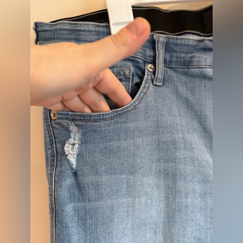 Torrid Jeans Sky High Skinny Crop Light Blue Cropped Distressed BoyfriendSize 18 - Picture 2 of 16